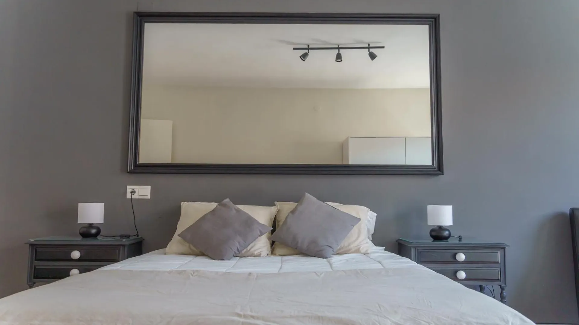 Tu Hogar Desayuno, Parking Y Piscina Incluidos Apartment Ronda Homestay